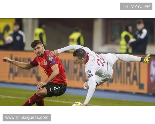 特写：欧塞尔球员在战平里昂后的复杂表情